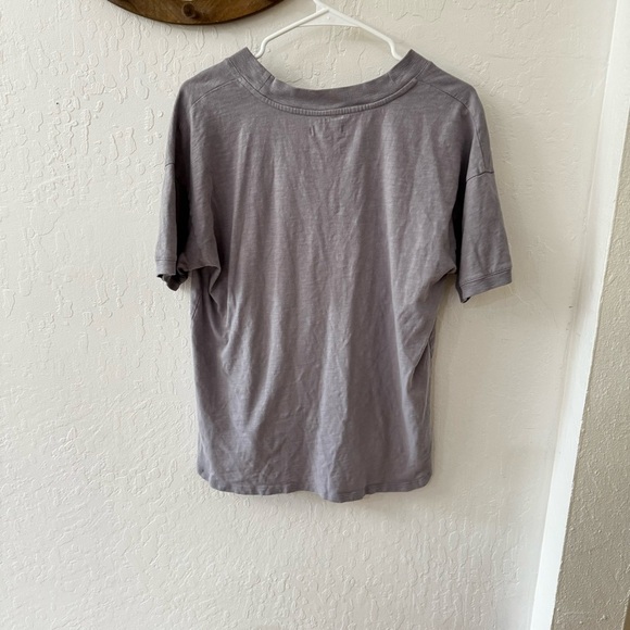 🤍 Madewell Purple Ringspun Cotton Relaxed Henley T Shirt Small 🤍 - Picture 3 of 9